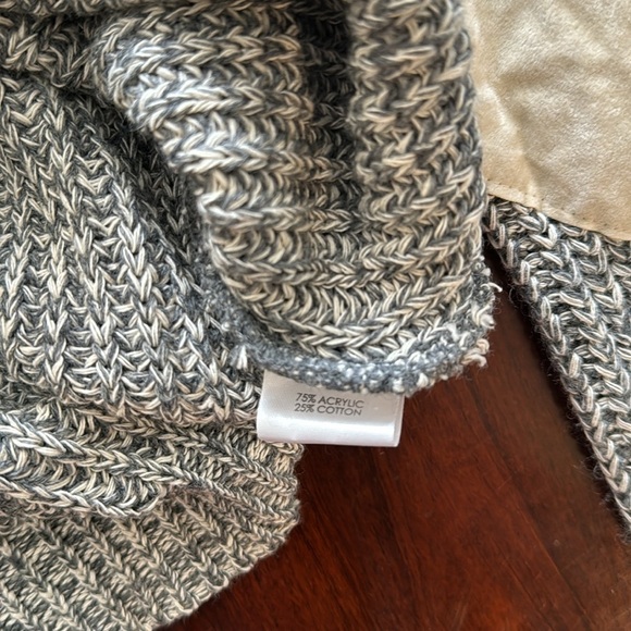 Boohoo Wear Your Heart On‎ Your Sleeve Sweater - Picture 4 of 9